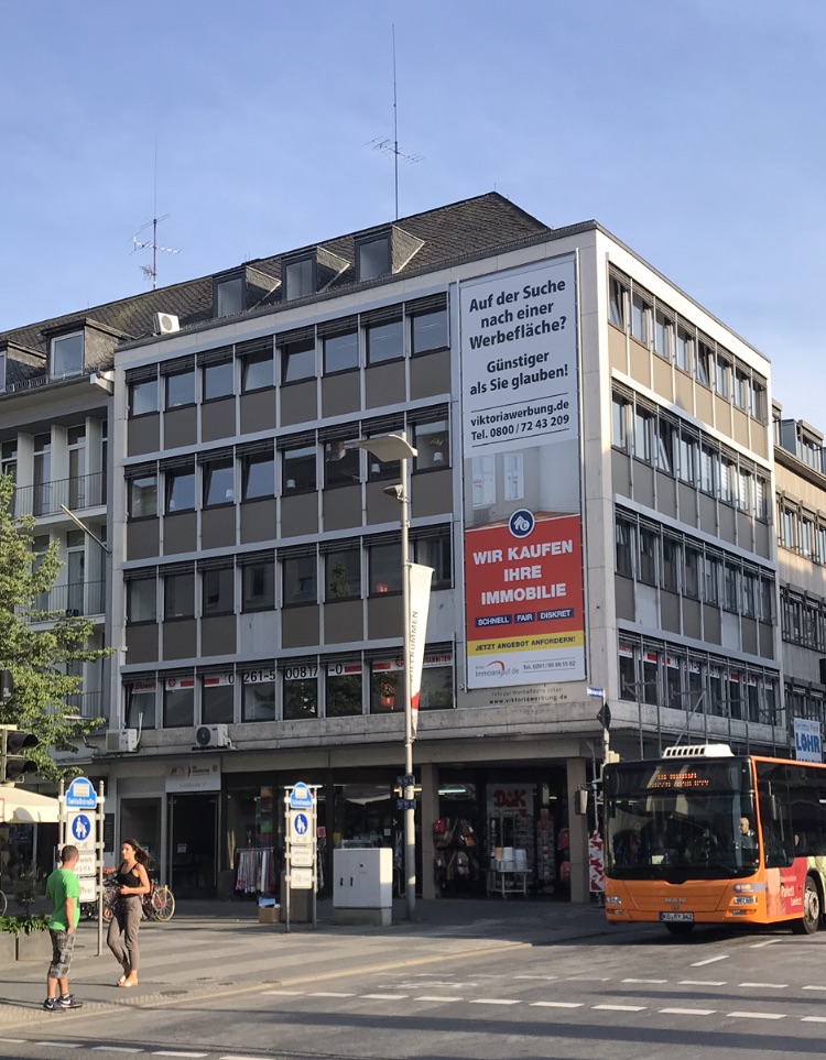 Frontansicht Werbetafel
